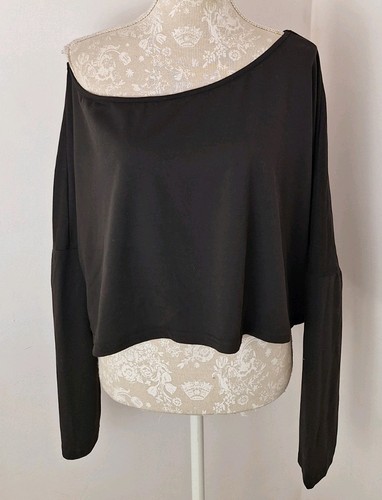 Ladies black long sleeve off - long,
